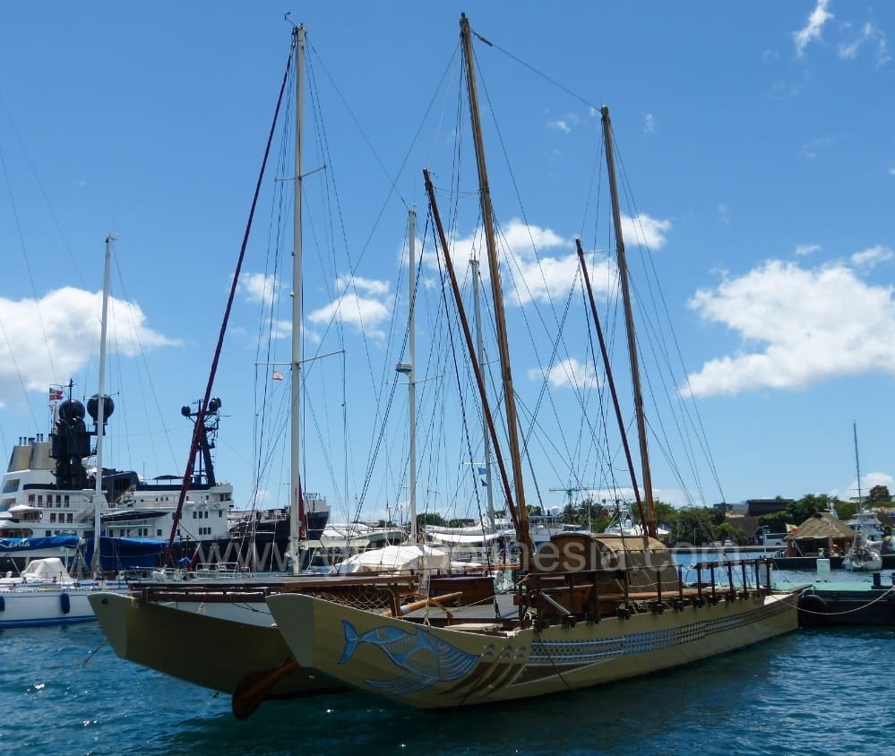 barco típico de tahiti